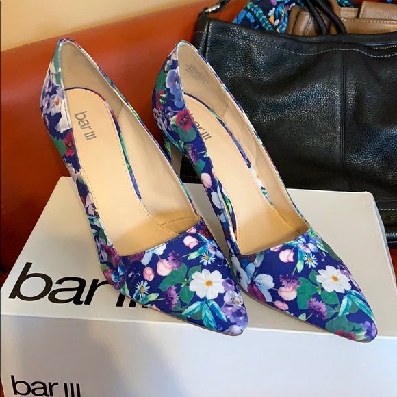 Bar III Shoes - 🆕Bar III Floral Heels